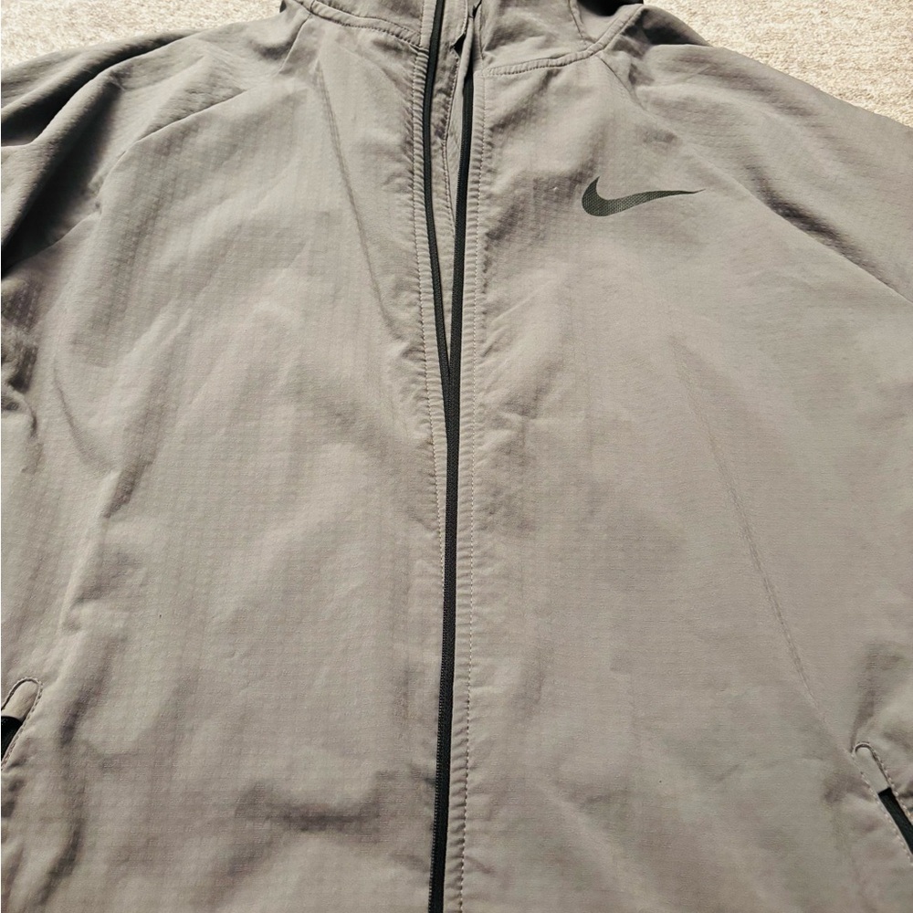 Nike Men's Charcoal Windbreaker
